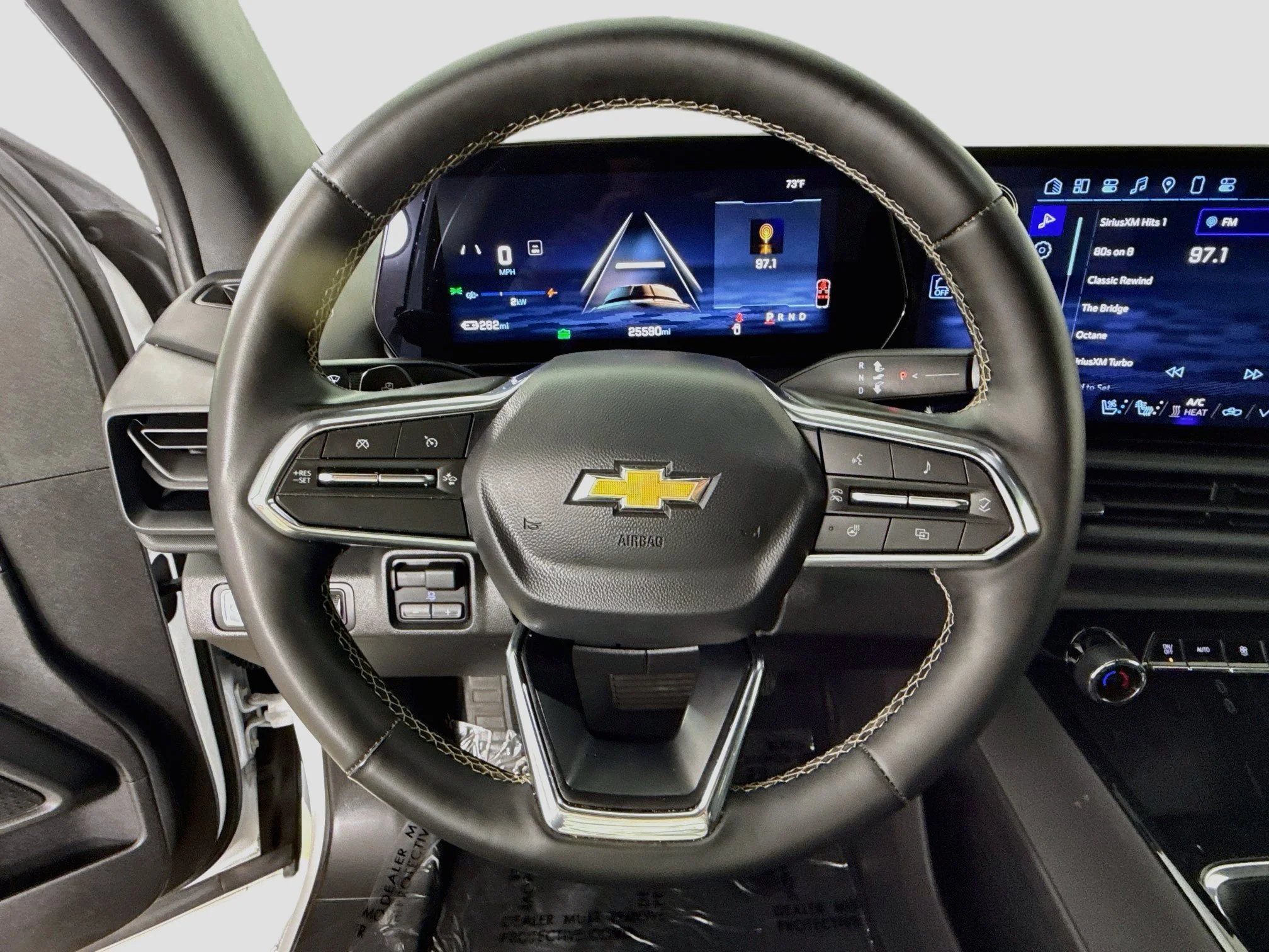 Used 2025 Summit White Chevrolet LT - Extended Range image 13