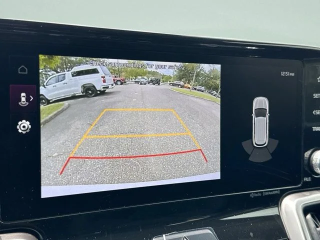 Used 2023 White Kia S image 22