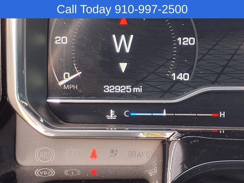 Used 2024 Summit White GMC Elevation image 27