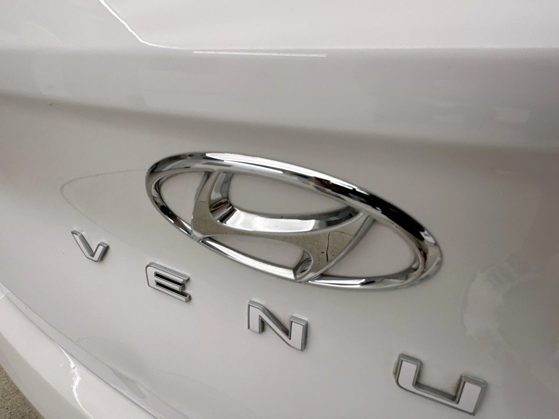 Used 2025 White Hyundai SEL image 39