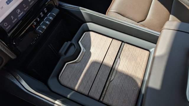 New 2026 Diamond Black Crystal Pearl-Coat Exterior Paint RAM Longhorn image 22