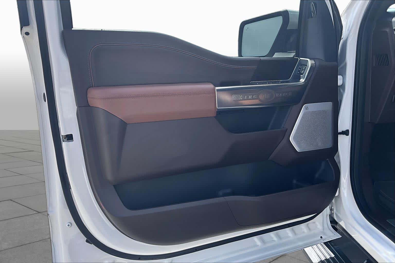 Used 2025 Star White Metallic Tri-Coat/Marsh Gray Ford King Ranch image 22