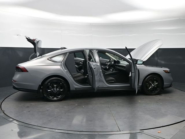 2025 Honda Accord SE - Photo 32