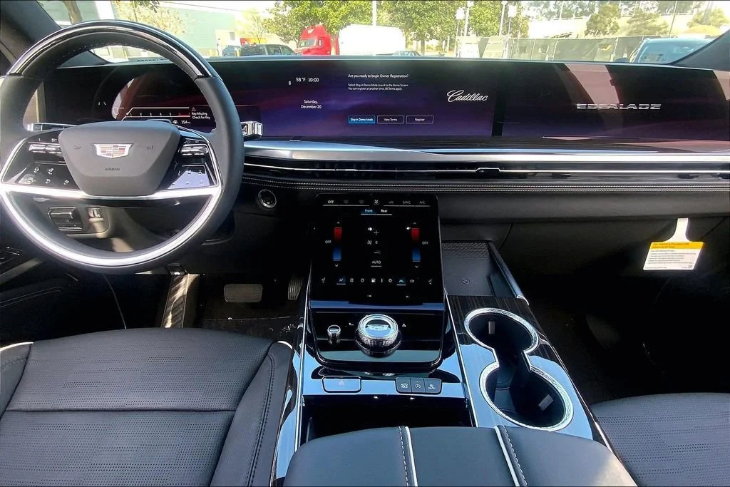 2026 Cadillac Escalade Luxury - Photo 7