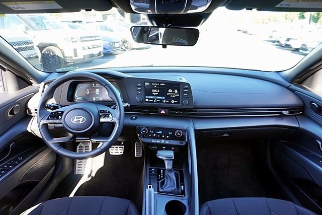 Used 2026 White Hyundai SEL Sport image 16