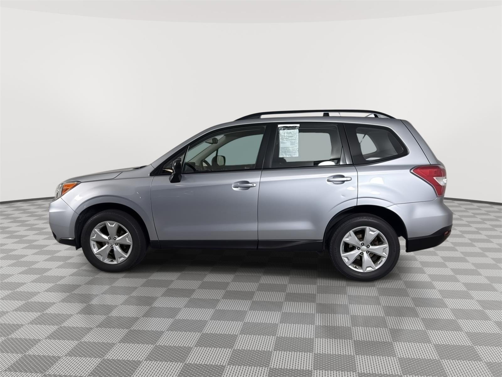 Used 2016 Ice Silver Metallic Subaru 2.5i image 3