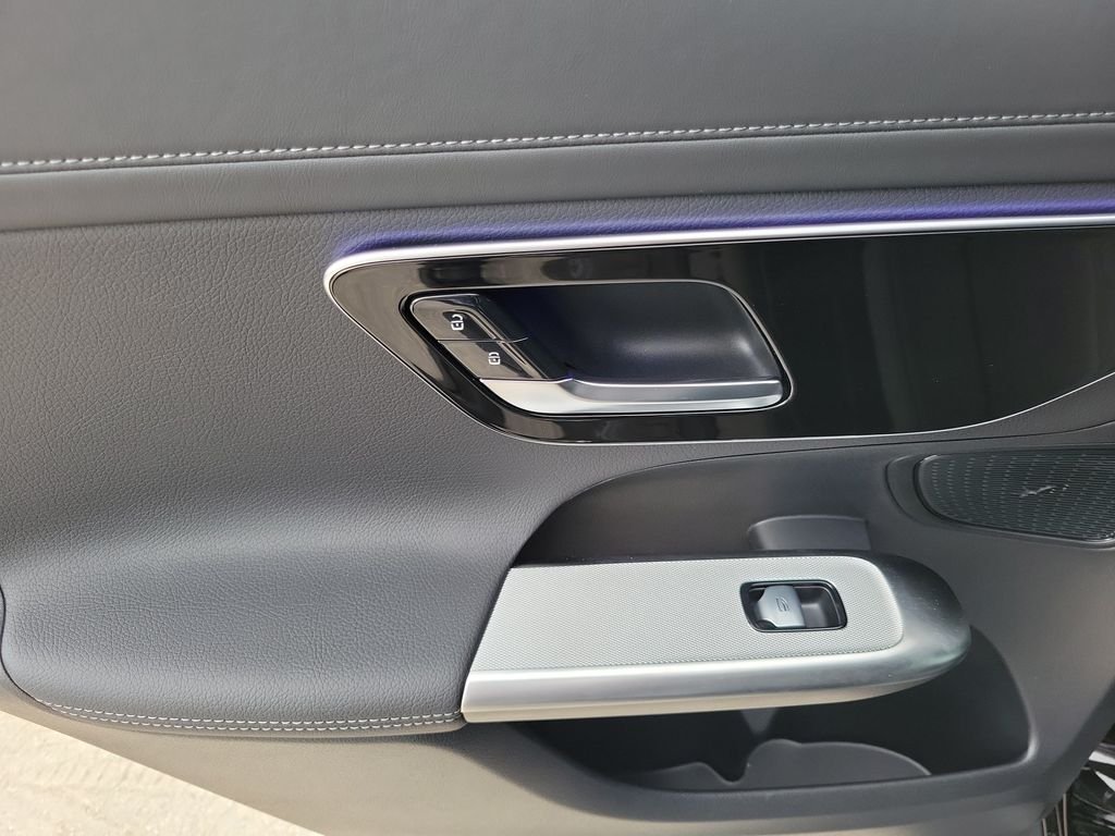 New 2027 Black Mercedes-Benz GLC 300 image 16