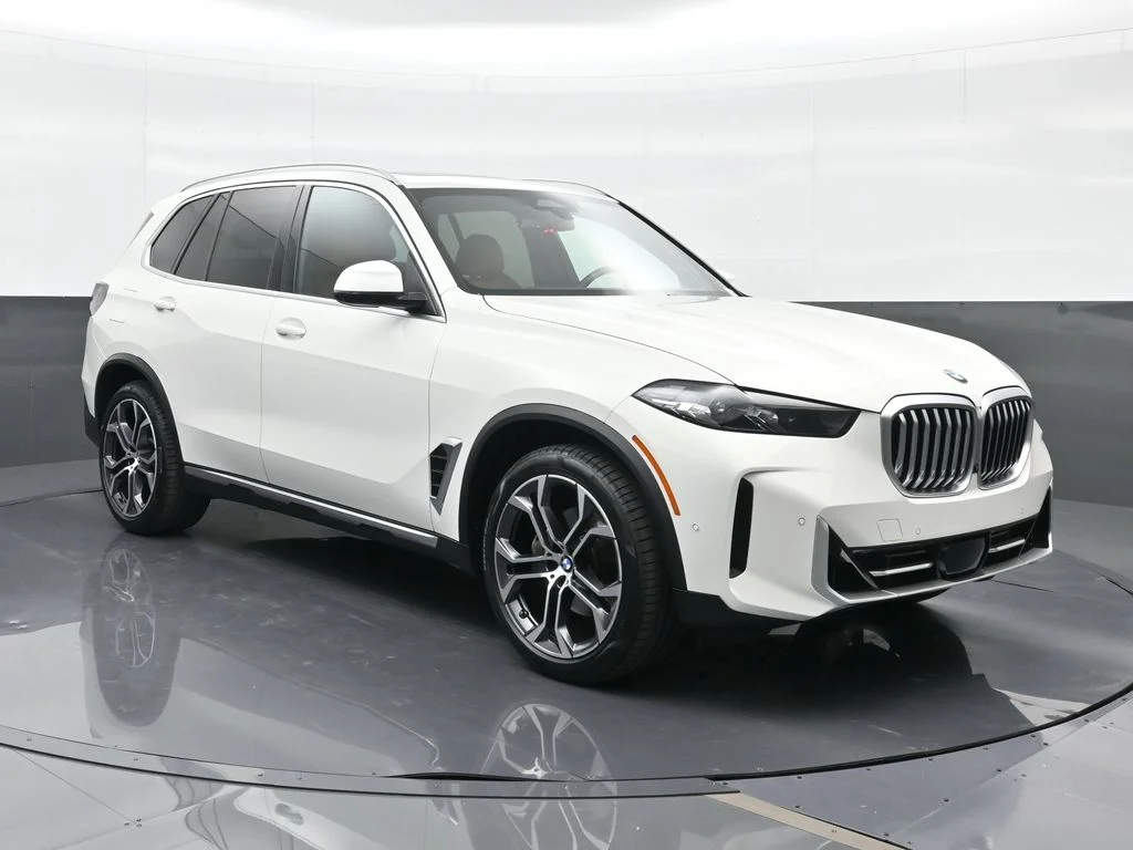 Certified Used 2024 White BMW sDrive40i image 12