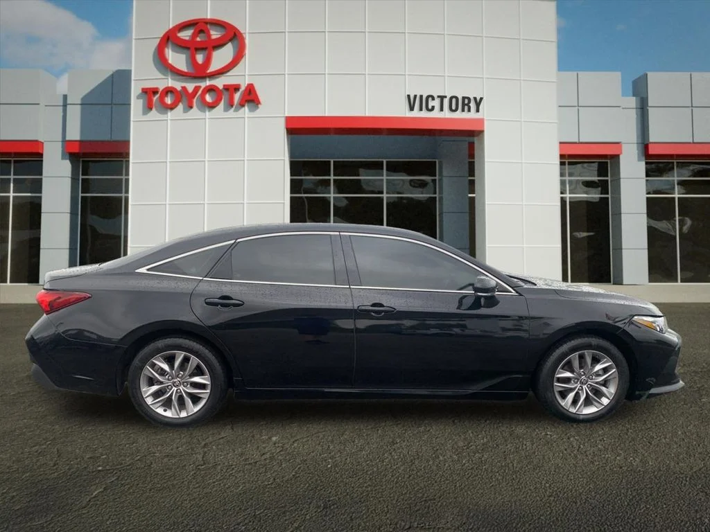 Used 2022 Black Toyota XLE Plus image 2