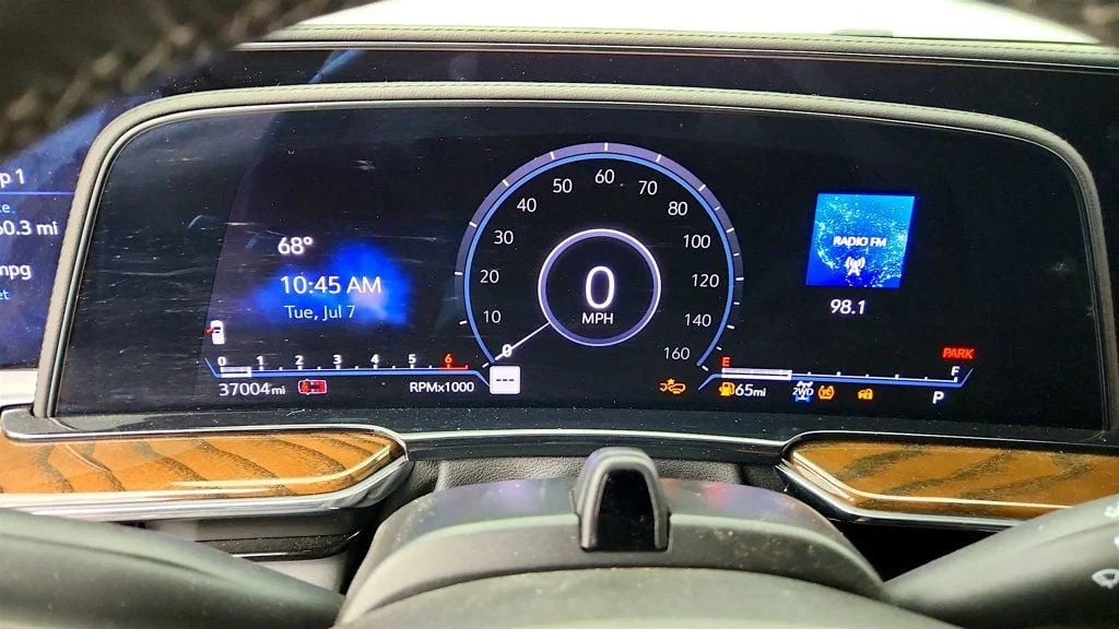 Used 2023 Argent Silver Metallic Cadillac 4WD Sport Platinum w/ Onyx Pkg & Super Cruise image 14