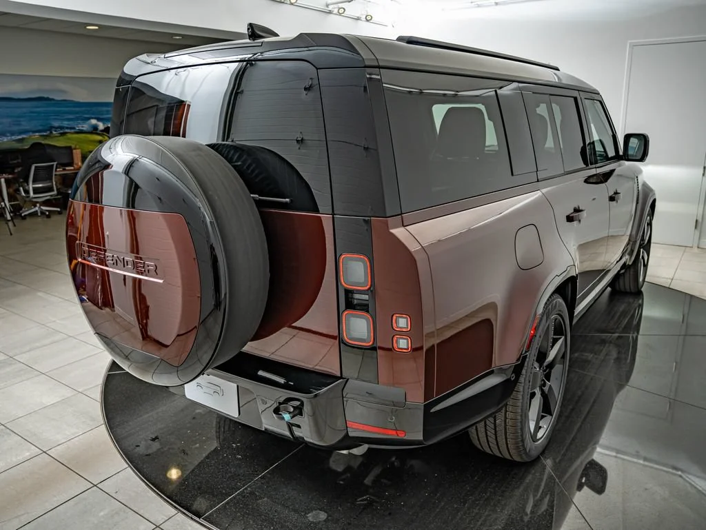 New 2026 Sedona Red Metallic Land Rover X-Dynamic SE image 16