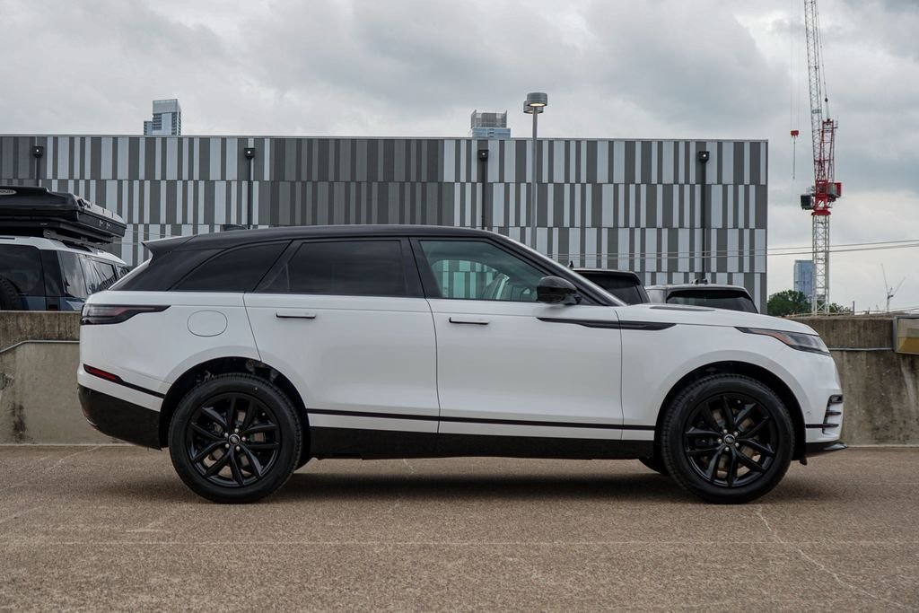 New 2026 Ostuni Pearl White Land Rover Dynamic SE image 11