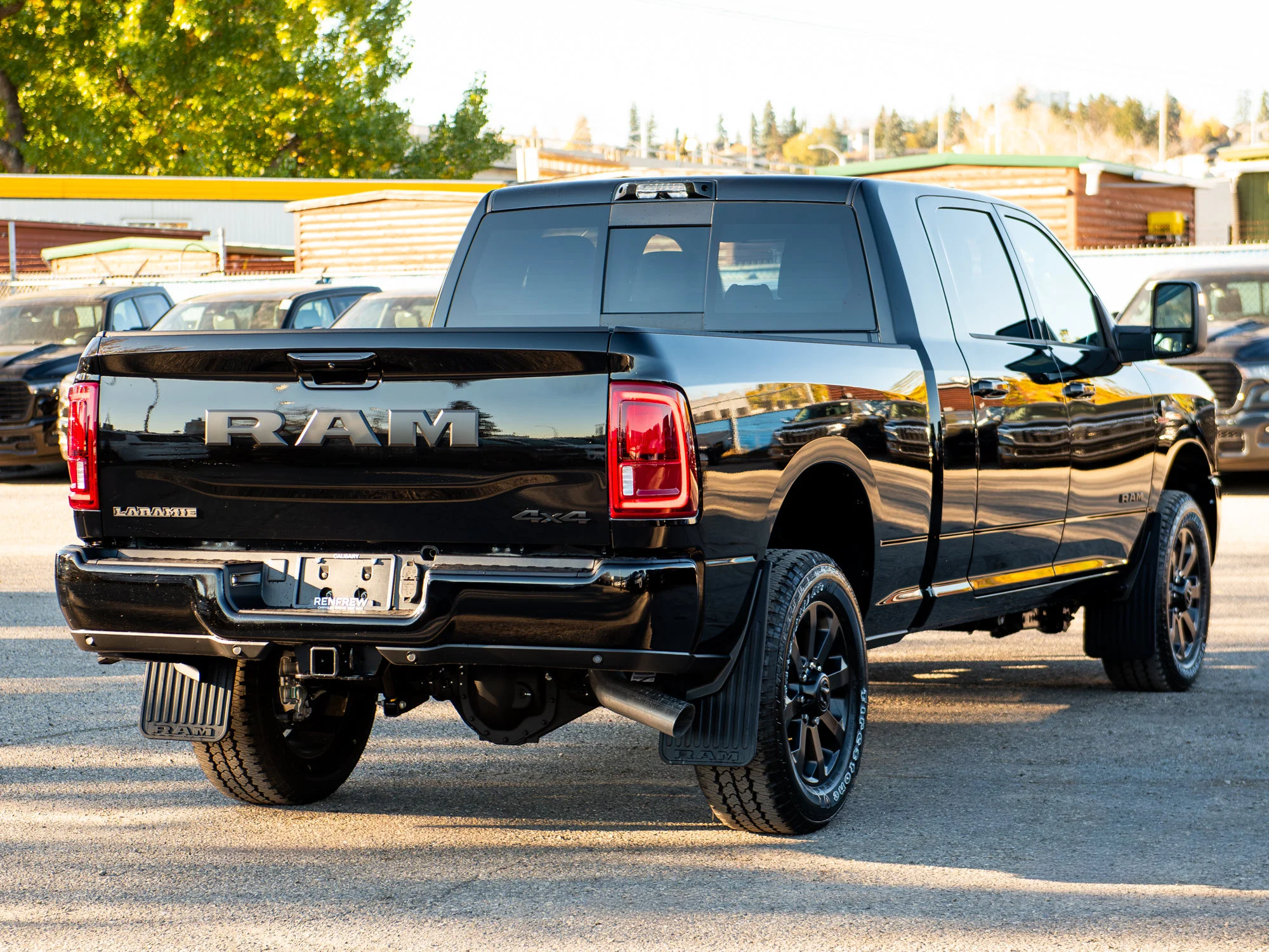 New 2027 Black RAM Laramie Night* Mega Cab 4x4, Sunroof, Heated Leather, 5th Wheel Prep image 8
