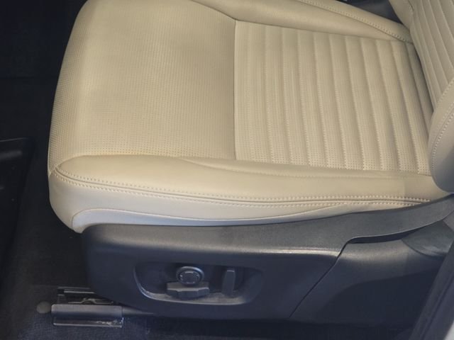 Certified Used 2025 White Land Rover S image 31