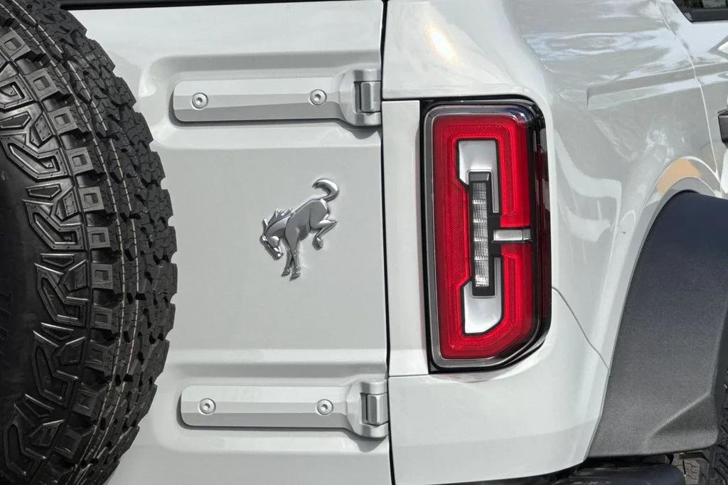 New 2026 Oxford White Ford Badlands® image 27