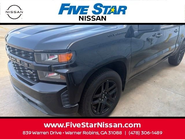 Used 2020 Black Chevrolet Custom image 16