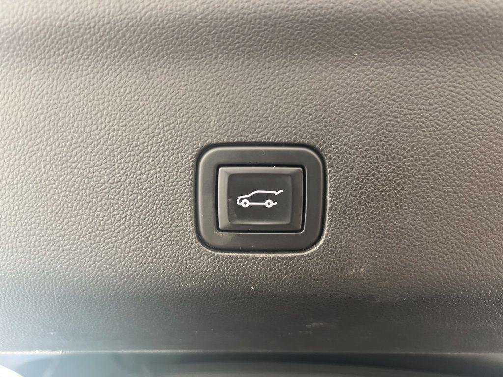 Used 2021 Crystal White Cadillac Sport image 30