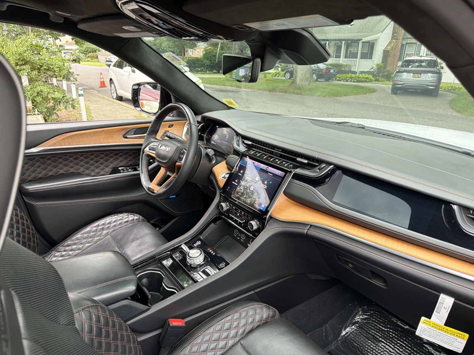 Used 2023 White Jeep Summit Reserve image 14