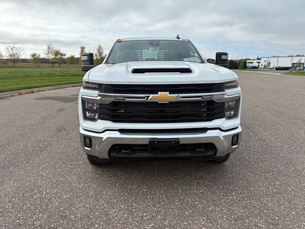 Used 2024 White Chevrolet LT image 3