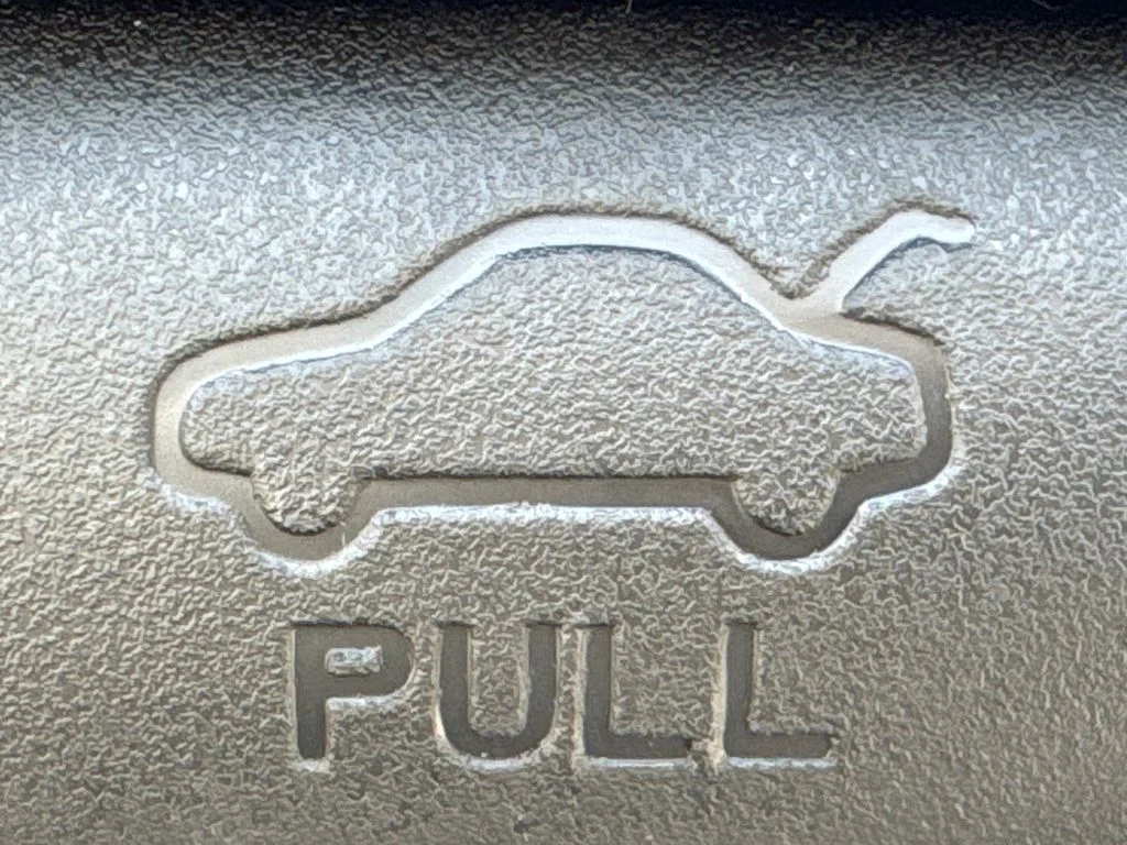 New 2026 Snow White Pearl Kia LXS image 19