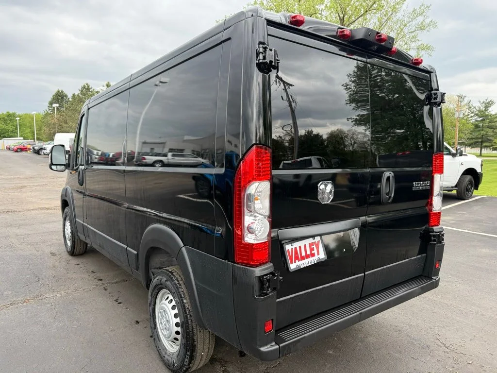 New 2026 Black Clear-Coat Exterior Paint RAM Low Roof image 5