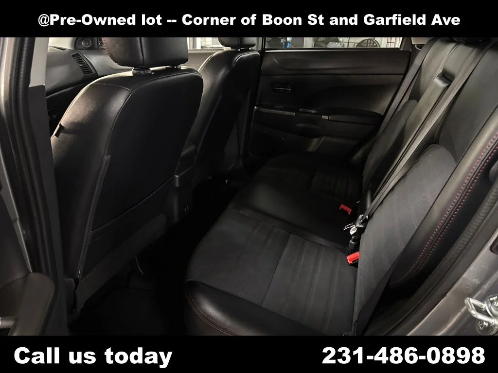 Used 2025  Mitsubishi 2.0 SE image 25