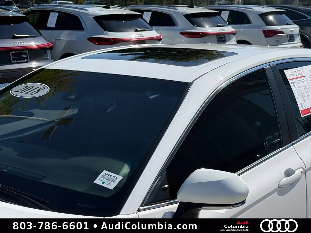 Used 2018 White Toyota SE image 10