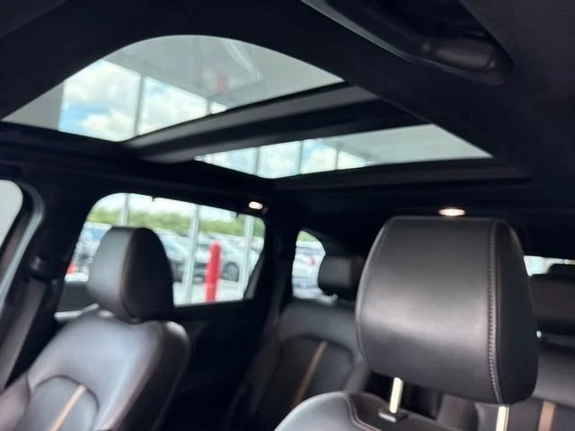 Used 2025 Platinum Quartz Mazda S Premium Package image 7