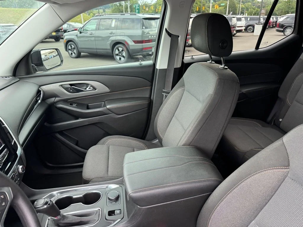 Used 2020 White Chevrolet LS image 10