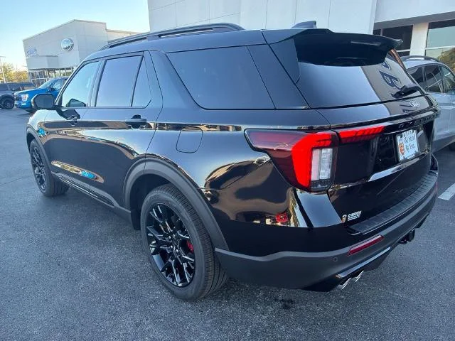 New 2027 Agate Black Metallic Ford ST image 34