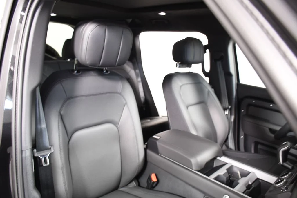 New 2026 Santorini Blk Land Rover X image 20