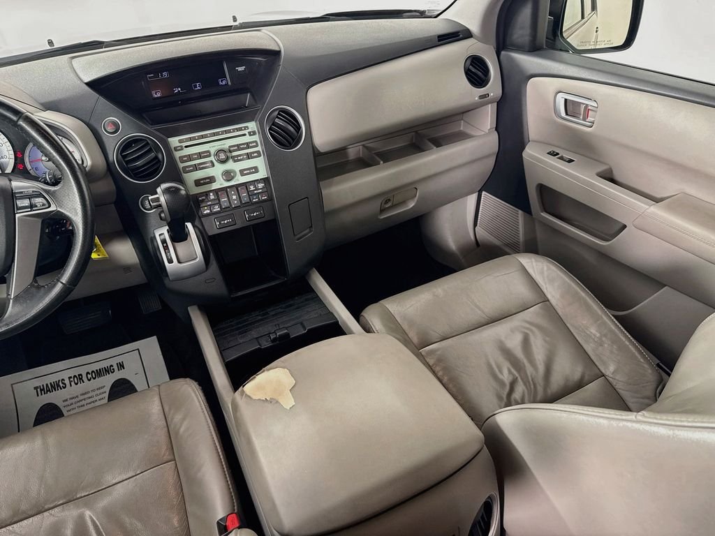 Used 2011 Black Honda EX-L image 27