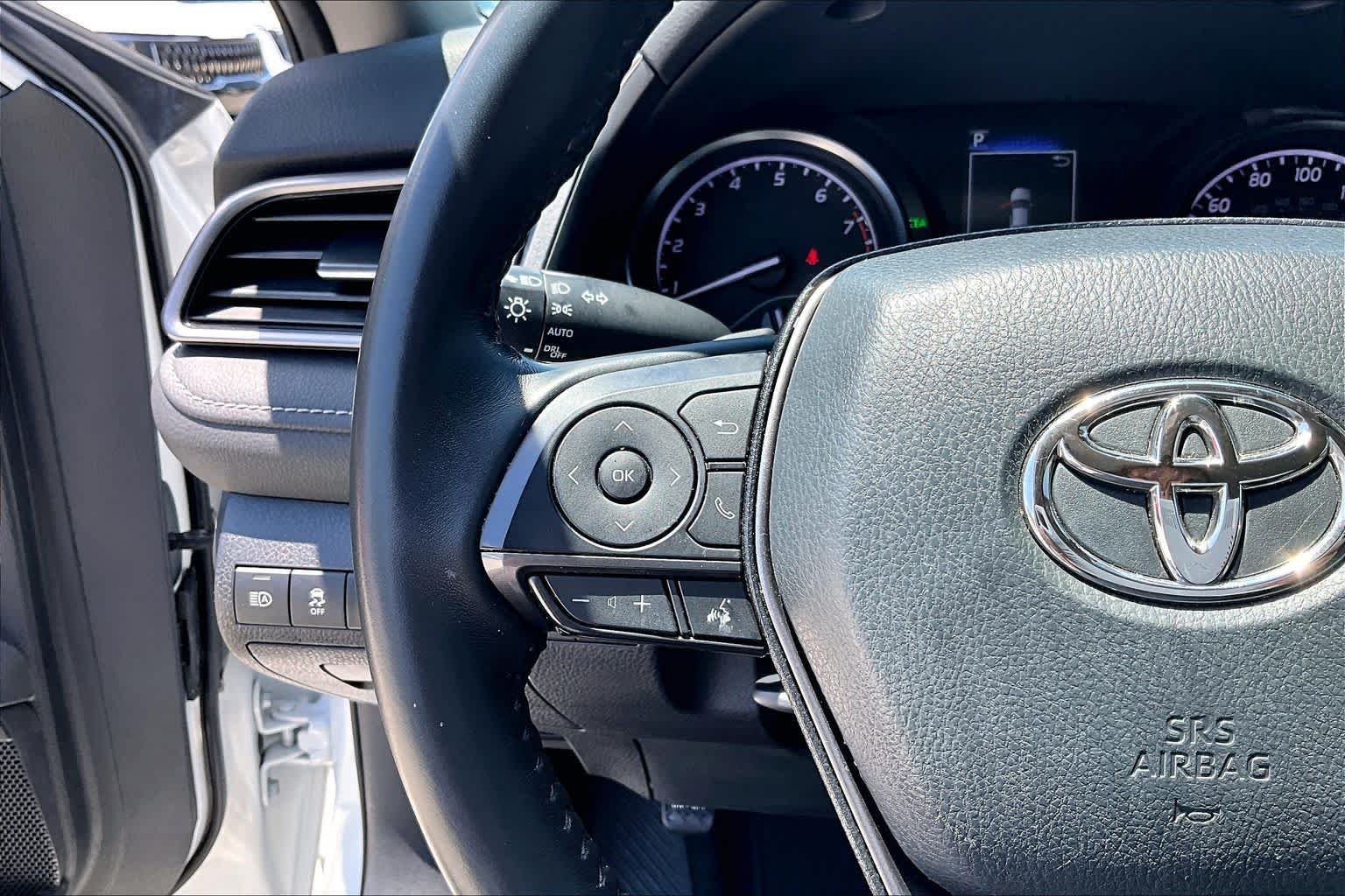 Used 2023 Ice Cap Toyota SE image 23