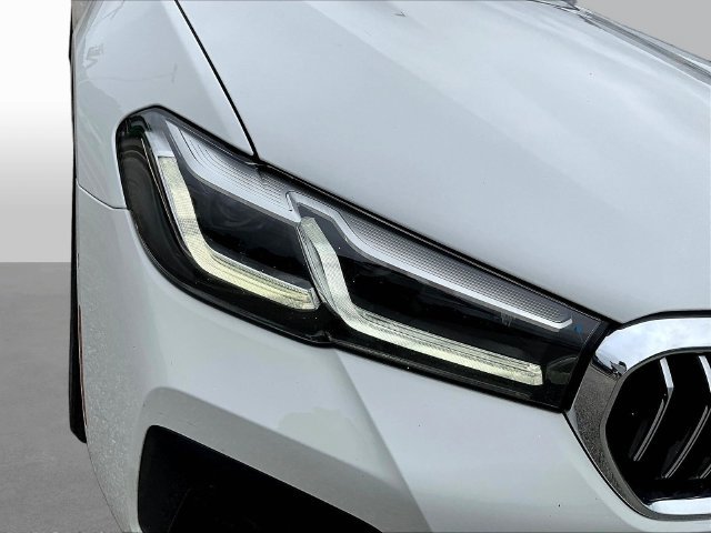 Used 2023 White BMW 540i image 35