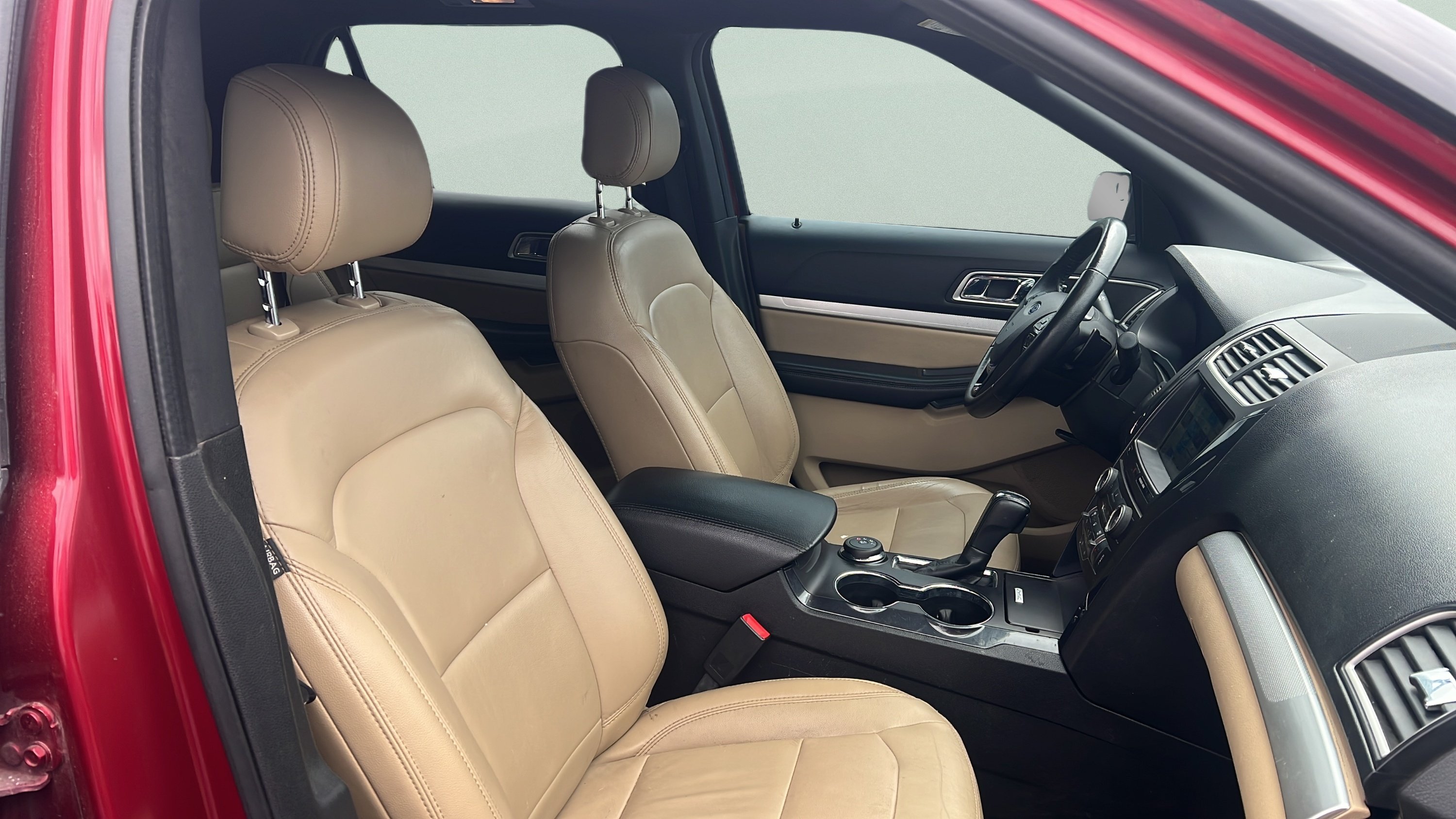 2017 Ford Explorer XLT - Photo 11