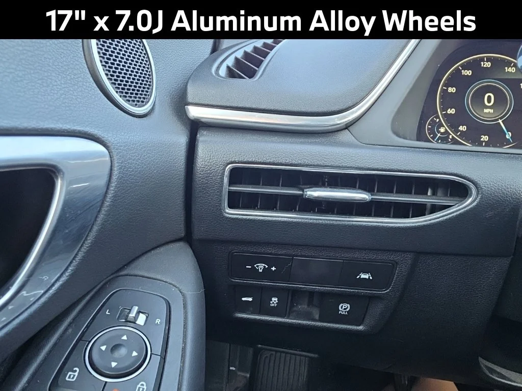 Used 2023 Silver Hyundai SEL image 18