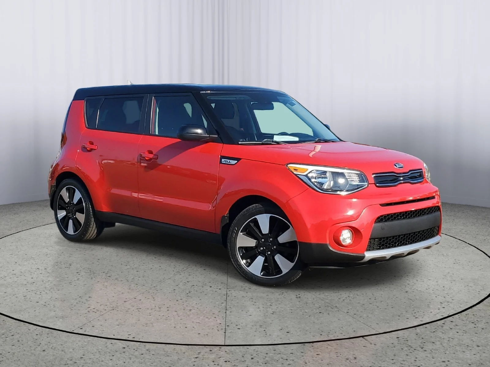 Used 2018 Red Kia Plus image 1