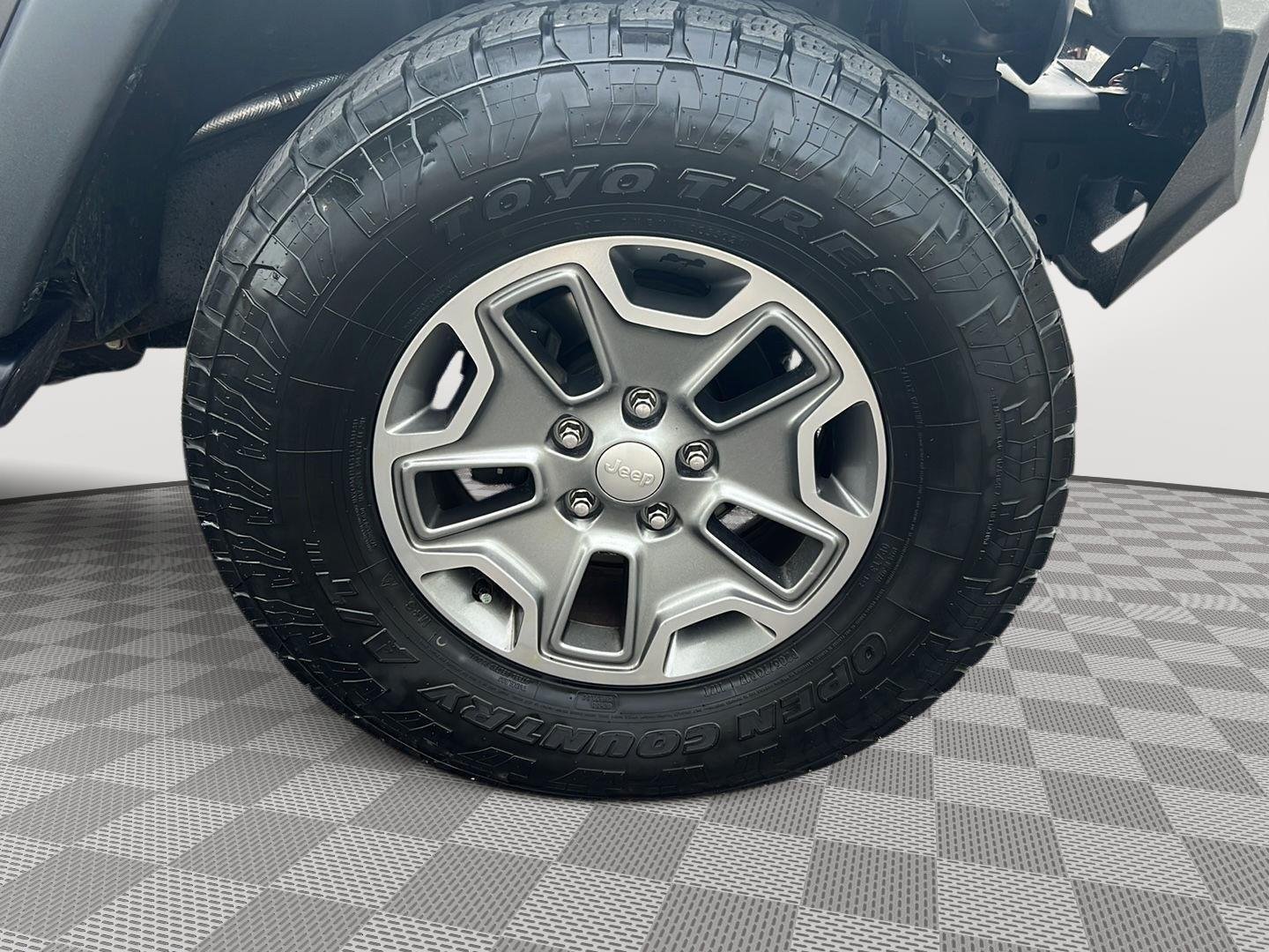 Used 2017 Granite Crystal Metallic Clearcoat Jeep Rubicon image 20