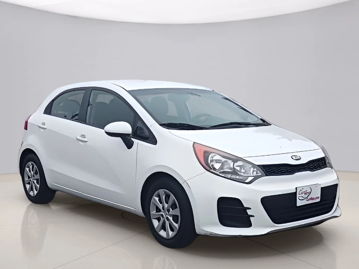 Used 2016 White Kia LX image 7