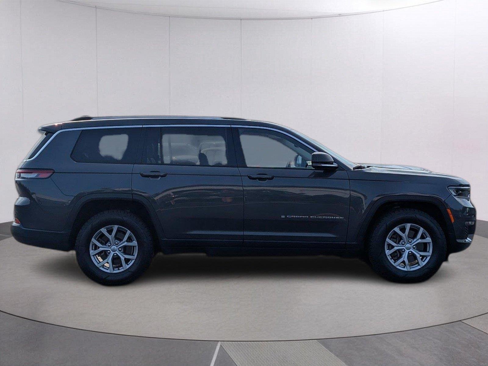 Used 2021 Baltic Gray Metallic Clearcoat Jeep Limited image 8