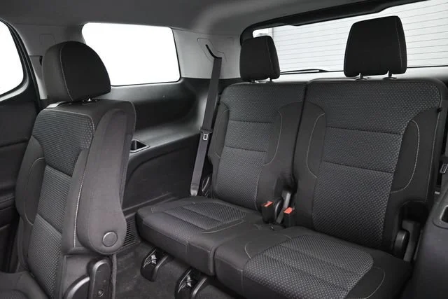 Used 2023 Summit White GMC SLE image 22