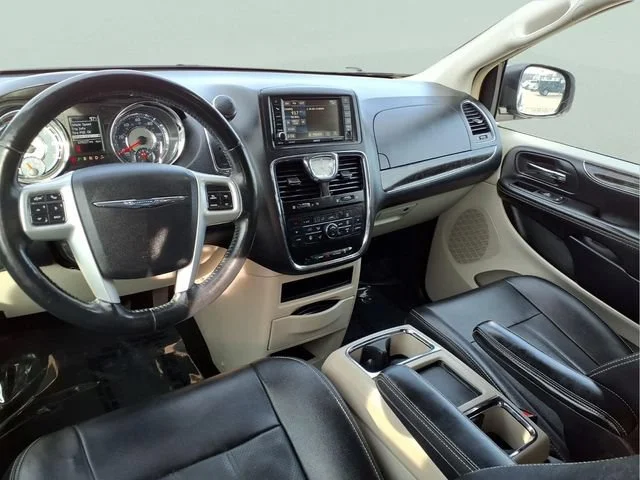 Used 2015 Gray Chrysler Touring-L image 5