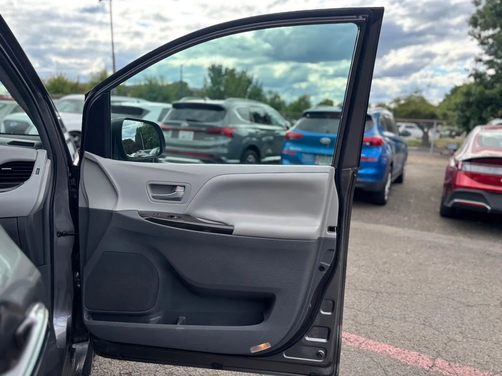 Used 2017 Predawn Gray Mica Toyota XLE image 16