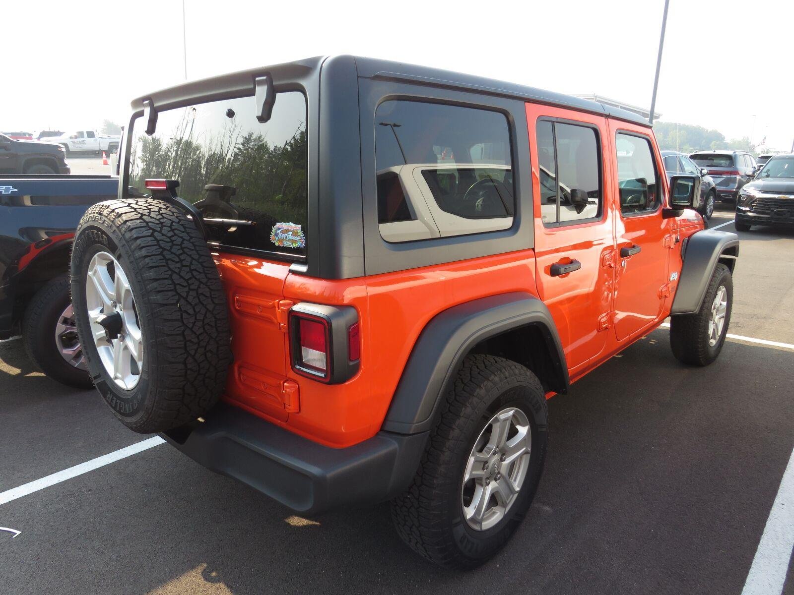 Used 2020 Punkn Metallic Clearcoat Jeep Sport S image 12
