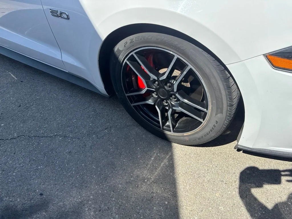 Used 2019 White Ford GT image 3
