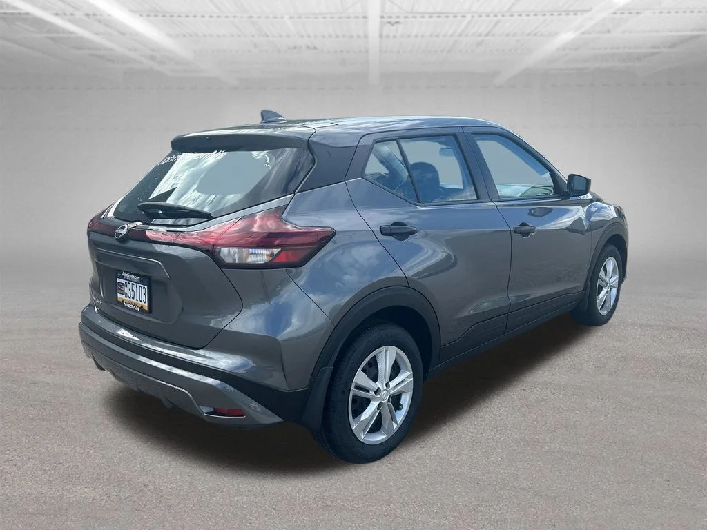 Used 2025 Gray Nissan S image 5