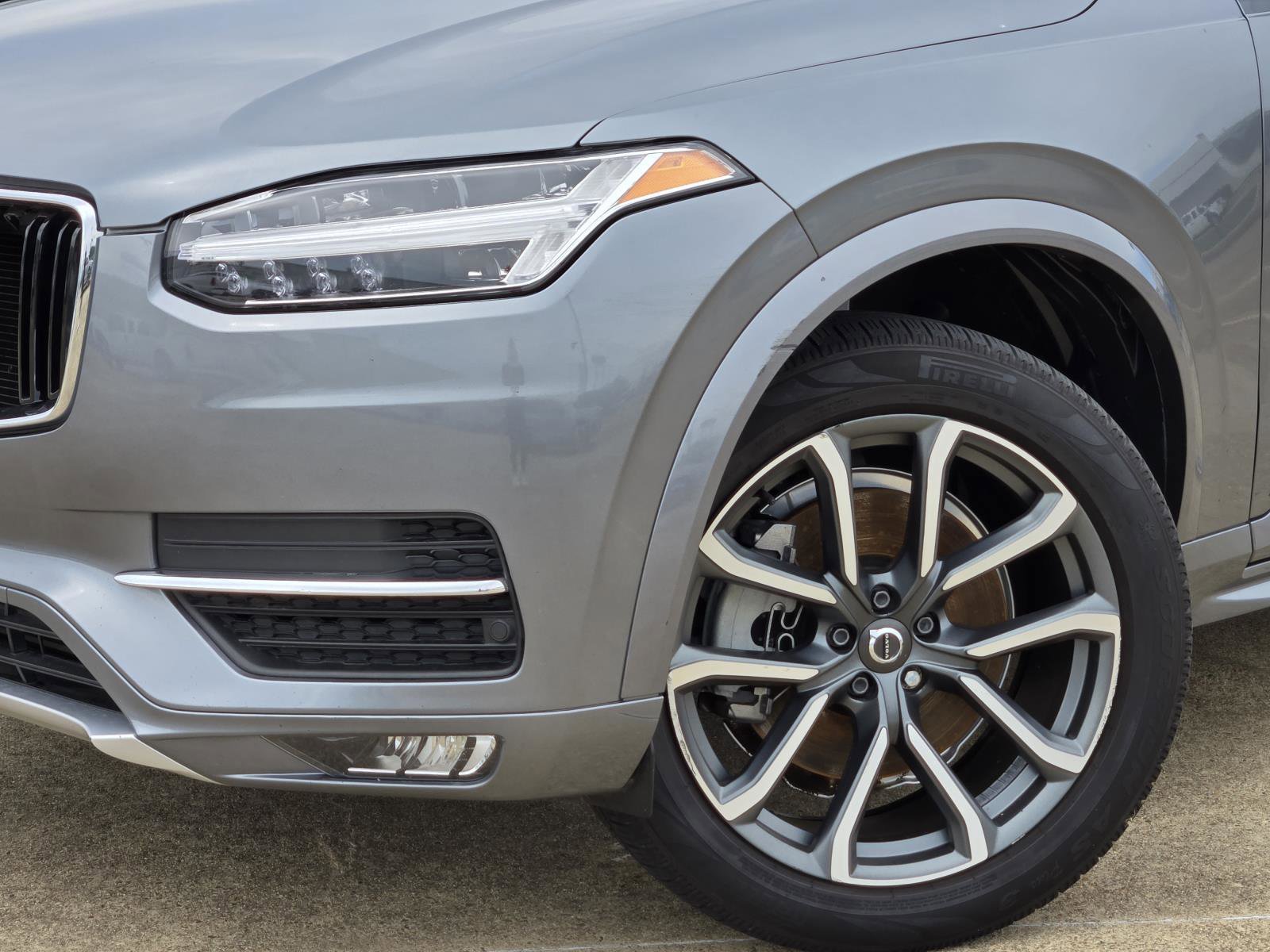 Used 2019 Gray Metallic Volvo Momentum image 7