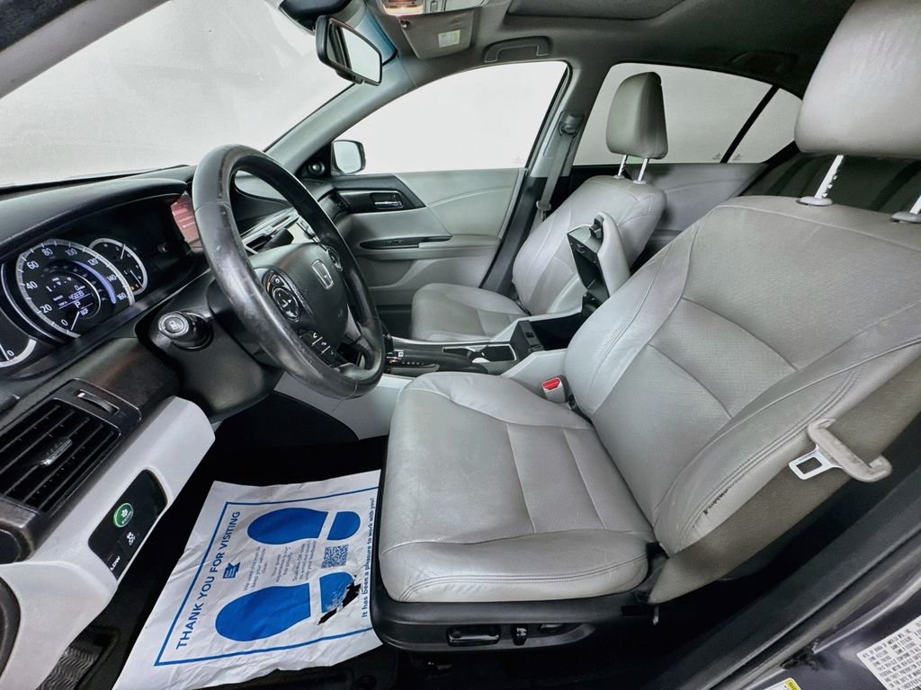 Used 2015 Gray Honda EX-L image 26