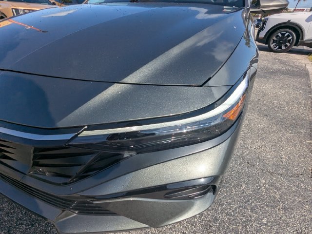 Used 2025 Gray Hyundai SEL Convenience image 10