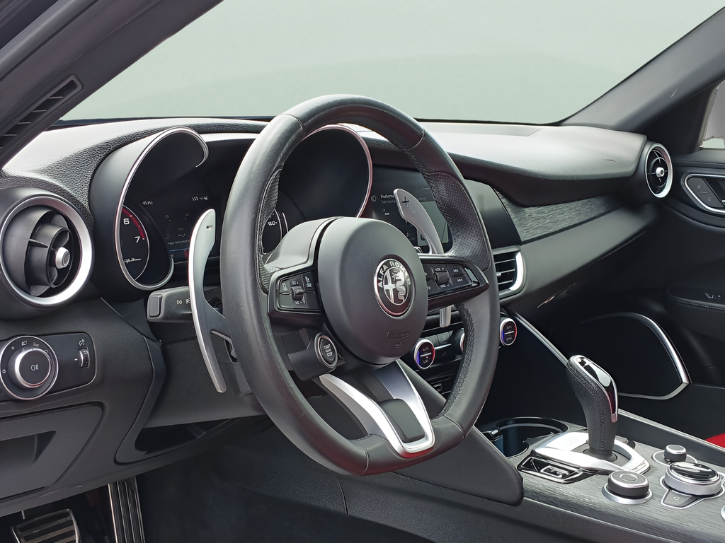 Used 2022 Black Alfa Romeo Sprint image 13
